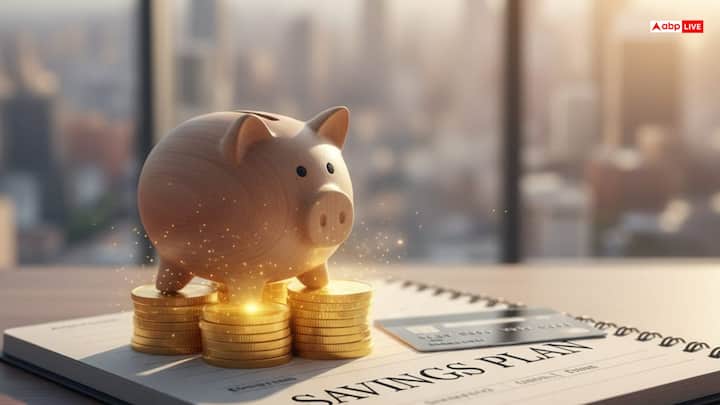 धन राशिफल (Finance): आर्थिक स्थिति स्थिर रहेगी, लेकिन नए निवेश से फिलहाल बचना उचित रहेगा. पूर्व में किए गए कामों से धन लाभ के संकेत हैं. खर्चों पर नियंत्रण रखें और बचत की योजना बनाएं.