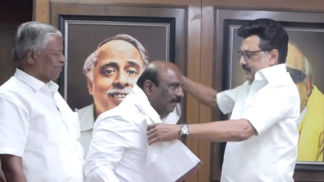 ‘DMK Upholds Dravidian Ideals’: MLA Manoj Pandian Quits AIADMK, Joins DMK In Chennai