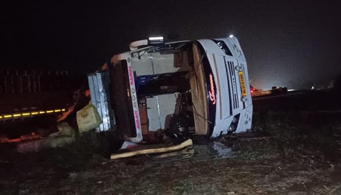 Road Accidents in AP and Telangana: వణుకు పుట్టిస్తున్న వరుస రోడ్డు ప్రమాదాలు.. ఏపీ, తెలంగాణలో తాజాగా 4 చోట్ల యాక్సిడెంట్స్