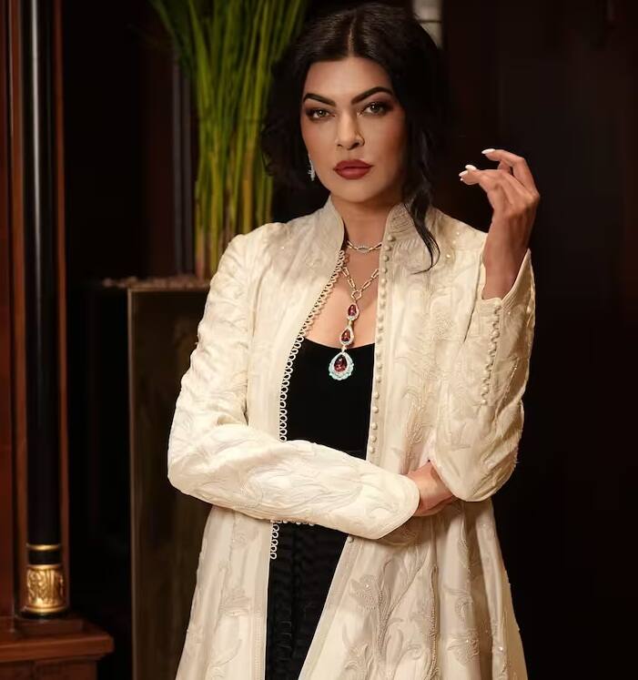 Sushmita Sen Photos:  ભૂતપૂર્વ મિસ યુનિવર્સ સુષ્મિતા સેનના ફોટા સોશિયલ મીડિયા પર વાયરલ થઈ રહ્યા છે. તાજેતરમાં જ તેણીએ કતારમાં એક જ્વેલરી સ્ટોર લોન્ચ ઇવેન્ટમાં હાજરી આપી હતી. આ ઇવેન્ટમાં તેણીએ પોતાની સુંદરતા બધાને મોહિત કર્યા હતા.