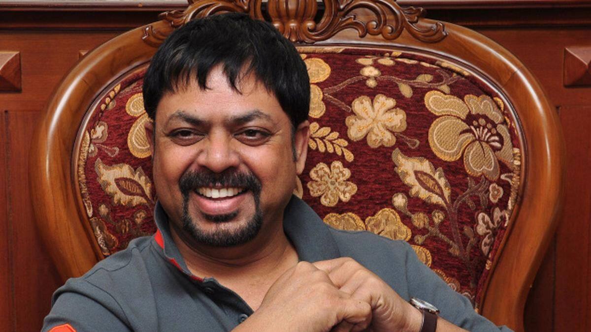 கோவை மாணவி பாலியல் விவகாரம்...பூமர் மாதிரி பேசிய இசையமைப்பாளர் ஜேம்ஸ் வசந்தன்