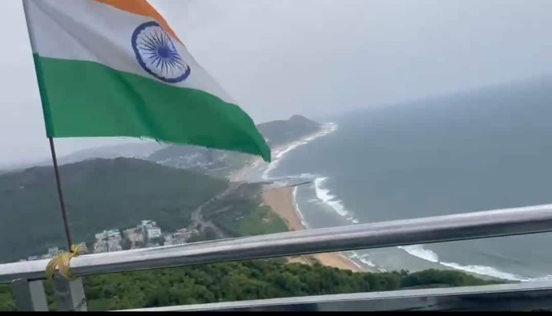 Vizag Glass Bridge: వైజాగ్ గ్లాస్ బ్రిడ్జ్ ఓపెనింగ్ ఇంకెప్పుడు ? నిర్మాణం పూర్తయినా ఎదురుచూపులు ఎందుకు?