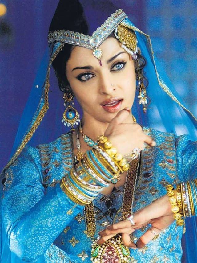 Whereas Aishwarya Rai's 'Umrao Jaan' had glamor and grandeur, but it could not get the success and recognition like Rekha's film.