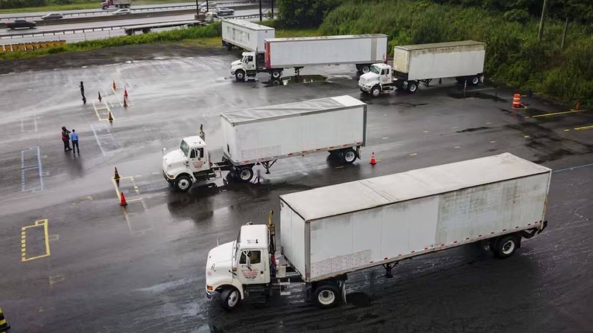 USA Trump: இங்கிலீஷ் பேச வரலை, உனக்கு எதுக்கு வேலை.. உடனே நீக்கம், ட்ரம்ப் நிர்வாகத்தால் இந்தியர்கள் ஷாக்