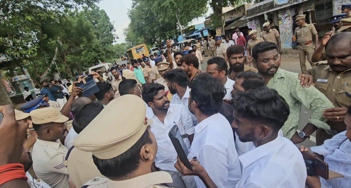 சிவகங்கை மோதல்: சமூக அடையாள பலகை தகராறு.. 115 பேர் மீது வழக்கு, இரு மாவட்டங்களிலும் பரபரப்பு!