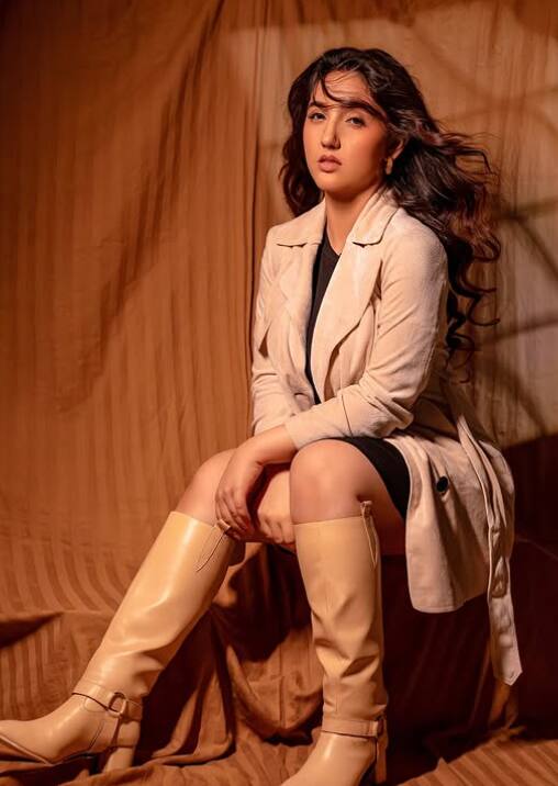 वहीं 12वीं के बाद अशनूर ने बैचलर ऑफ मास मीडिया (BMM) कोर्स करने के लिए एक्टिंग से 3 साल का ब्रेक भी ले लिया था.