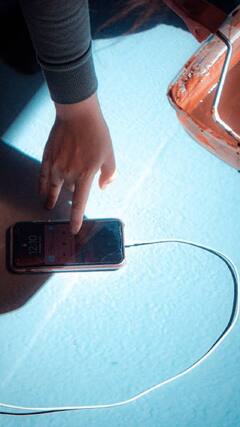 રાત્રે સ્માર્ટફોન ચાર્જિંગમાં મુકતા પહેલા જાણો આ આઠ જરૂરી બાબતો !