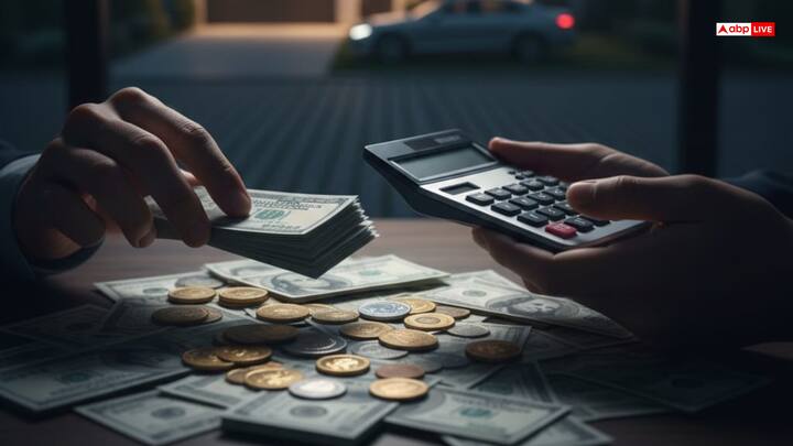 धन राशिफल (Finance): खर्चों में बढ़ोतरी के संकेत हैं, इसलिए आर्थिक मामलों में सावधानी जरूरी है. अनावश्यक खर्चों से बचें और निवेश सोच-समझकर करें. भूमि या वाहन से संबंधित लाभ संभव है जो आपकी वित्तीय स्थिति को स्थिर करेगा.