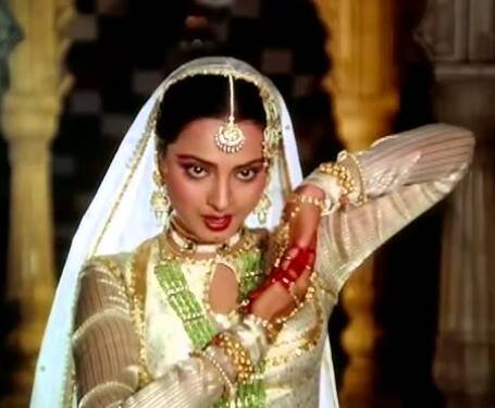 साल 1981 में आई फिल्म ‘उमराव जान’ उस समय की बहुत मशहूर फिल्म थी. इसे मुजफ्फर अली ने बनाया था और ये कहानी उर्दू लेखक मिर्ज़ा हादी रुसवा की किताब ‘उमराव जान अदा’ से ली गई थी.