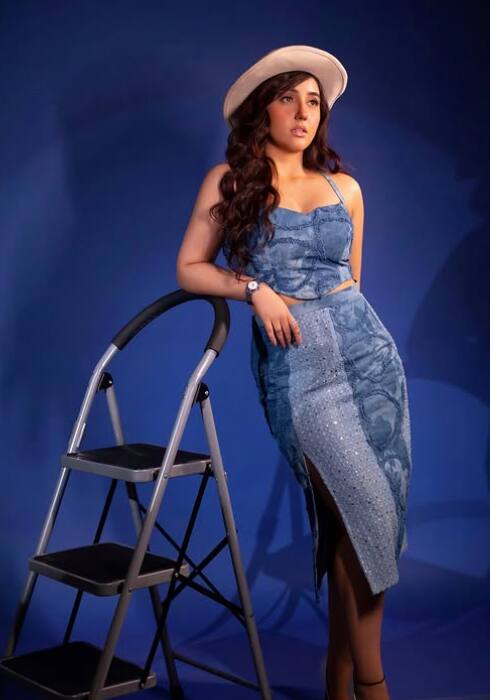 अशनूर ने टीवी के कई हिट सीरियल्स के अलावा ‘संजू’ और ‘मनमर्जियां’ जैसी फिल्मों में भी काम किया है.