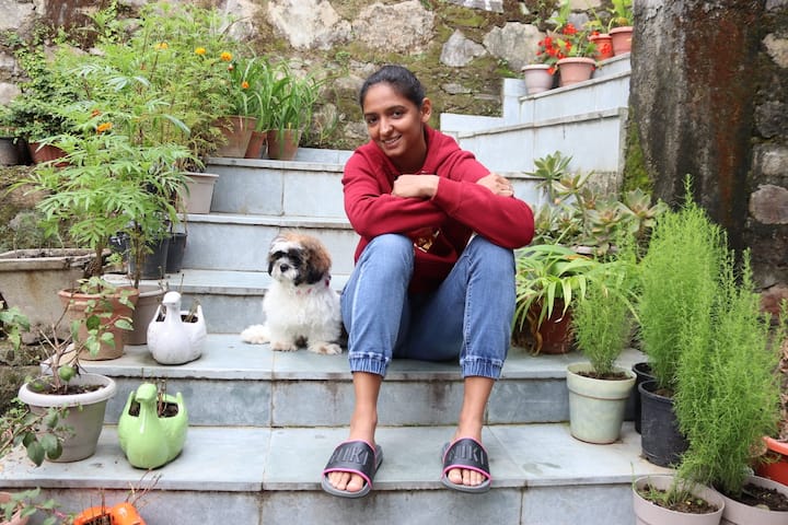 भारतीय महिला क्रिकेट टीम की कप्तान हरमनप्रीत कौर फिलहाल शादीशुदा नहीं हैं और उन्होंने अपनी निजी जिंदगी को हमेशा ही मीडिया की लाइमलाइट से दूर रखा है.