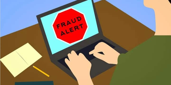 WhatsAppలో వచ్చిన ప్రతి మెసేజ్‌ను నమ్ముతూ ఓపెన్ చేయడం సురక్షితం కాదు.  గుర్తు తెలియని వ్యక్తులు కొత్త మార్గాల్లో ప్రజలను మోసం చేయానికి చూస్తున్నారు. కాబట్టీ జాగ్రత్తగా ఉండటం చాలా మంచిది. ఏదైన సందేహం లింక్ ని తెరచే ముందు ఒకటికి రెండుసార్లు ఆలోచించుకోవాలి. ఎందుకంటె ఒక క్లిక్ మీకు సమస్త డిజిటల్ లోకాన్ని ప్రమాదంలో పడేస్తుంది.