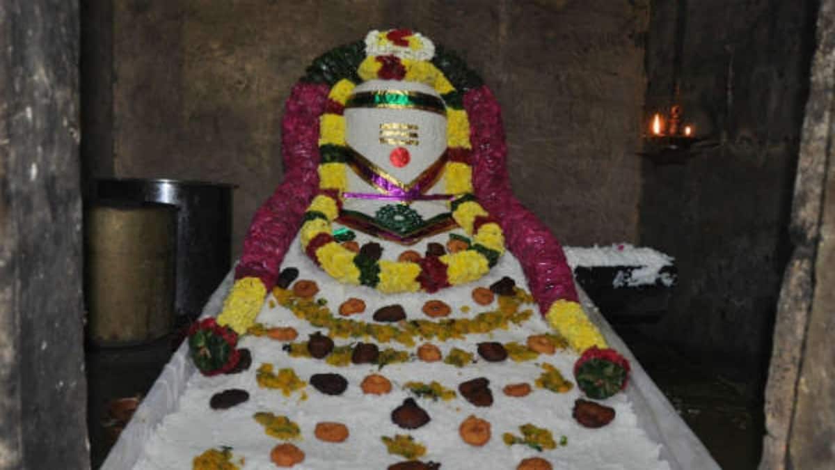 Aippasi Annabishekam: சிவ பக்தர்களே.. ஐப்பசி அன்னாபிஷேகத்தில் மறந்தும் இதை மட்டும் செய்யாதீங்க!