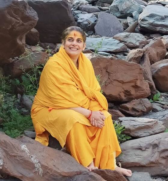 Now known as Pitambara Maa, she spends her entire day guiding those who seek her.