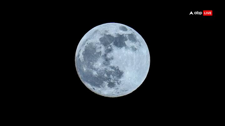 नवंबर महीने में लगा ये सूपरमून हमारी पृथ्वी से करीब 3 लाख 57 हजार किलो मीटर की दूरी पर है, जो सामान्य पूर्णिमा से करीब 17 हजार मील अधिक निकट होगा.