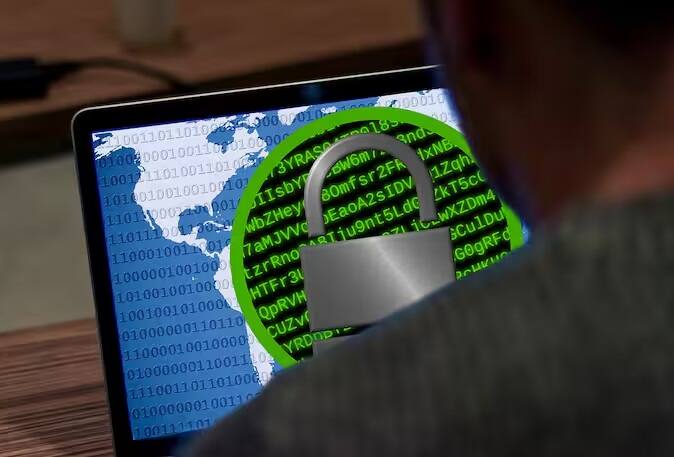 આનાથી બચવાનો સૌથી સહેલો રસ્તો એ છે કે ક્યારેય કોઈ અજાણી લિંક અથવા APK ફાઇલ પર ક્લિક ન કરો. જો તમારે ખરેખર તમારા ચલણની તપાસ કરવાની જરૂર હોય તો ફક્ત Parivahan.gov.in જેવી સરકારી વેબસાઇટ અથવા તમારા રાજ્યની RTO વેબસાઇટનો ઉપયોગ કરો. તમારા ફોનના સેટિંગ્સમાં Unknown Sources  વિકલ્પ હંમેશા બંધ કરો જેથી તમારી પરવાનગી વિના કોઈ પણ એપ્લિકેશન ઇન્સ્ટોલ ન થઈ શકે.