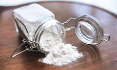 काला हिट डाल-डालकर हो गए हैं परेशान फिर भी नहीं जा रहे कॉकरोज, ये तरीके आजमा कर देखें