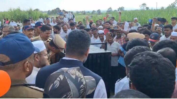 13 वर्षीय रोहनचा जीव ज्या ठिकाणी घेतला तिथून 400 मीटर अंतरावर या बिबट्याला ठार करण्यात आलं. हा तोच नरभक्षक बिबट्या असल्याचं त्याच्या नमुन्यांवर आणि ठस्यांवरून स्पष्ट झालं आहे.(Pune Leopard Attack) पिंपरखेड व परिसरामध्ये मागील वीस दिवसांमध्ये दिनांक १२ ऑक्टोंबरला शिवन्या शैलेश बोंबे, वय ५ वर्ष ६ महिने, दिनांक २२ ऑक्टोंबरला भागुबाई रंगनाथ जाधव, वय ८२ वर्षे आणि रोहन विलास बोंबे वय १३ वर्षे यांचे दुर्दैवी मृत्यू बिबट्याच्या हल्ल्यामध्ये झाल्याने मोठ्या प्रमाणात संताप उसळला होता.