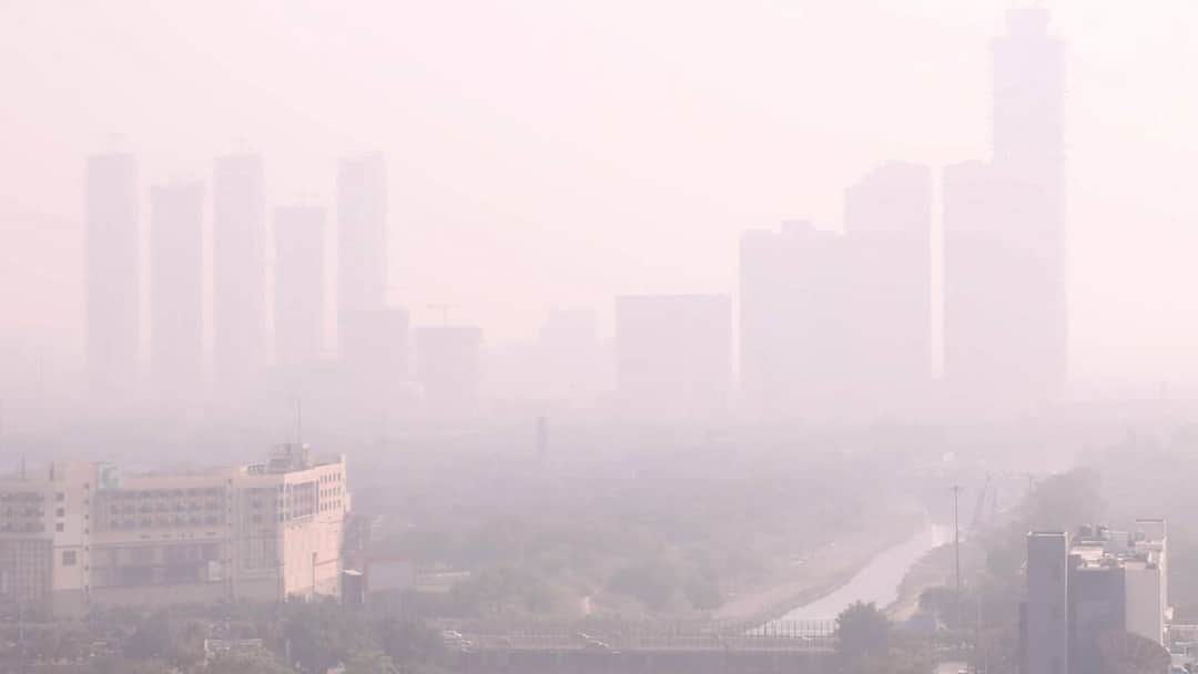 Delhi Wakes Up To Smog Blanket As AQI Dips To ‘Poor’; Noida, Ghaziabad In ‘Very Poor’ Zone