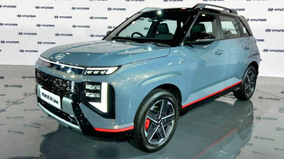 Hyundai Venue Price: நெக்ஸான், ப்ரேஸ்ஸாவை அலறவிடும் வென்யு - விலையில் வெடியை வைத்த ஹுண்டாய், முழு லிஸ்ட்