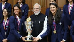 चैंपियन बेटियों से मिले PM मोदी, वर्ल्डकप जीतने पर दी बधाई; देखें PHOTOS