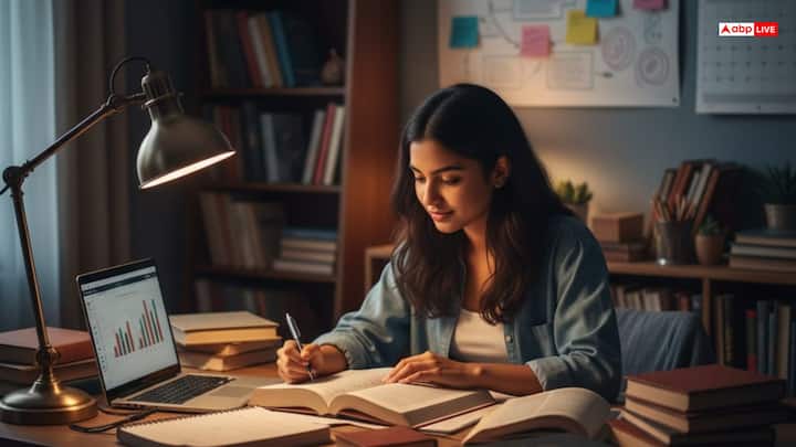 शिक्षा तथा करियर: विधार्थियों को अपने पठन -पाठन पर विशेष ध्यान देना पड़ेगा तभी आप सफल होंगे.ग्रह आपको सहयोग करेगे अपनी एकाग्रता बनाए रखे कालेज में पढाई करने वाले अपने परियोजना पर फोकस करे, उच्य शिक्षा की पढाई कर रहे है आपको सफलता मिलेगा करियर में सुनहरा अवसर प्राप्त होगा ,मनोबल बढ़ा रहेगा आपके कार्य को सराहा जायेगा.