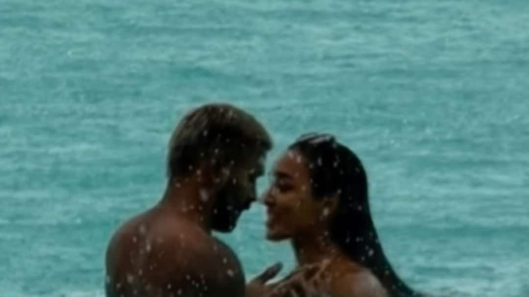 Hardik Pandya Drops Beach Photos With Girlfriend Mahieka Sharma, Fans Can’t Keep Calm