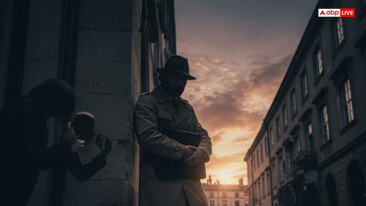 शत्रु से हमेशा सतर्क रहना चाहिए और किसी भी व्यक्ति को अपनी भविष्य की योजनाएं नहीं बतानी चाहिए, खासकर करीबी लोगों को भी, क्योंकि इससे नुकसान हो सकता है और आपकी योजनाएं असफल हो सकती हैं.