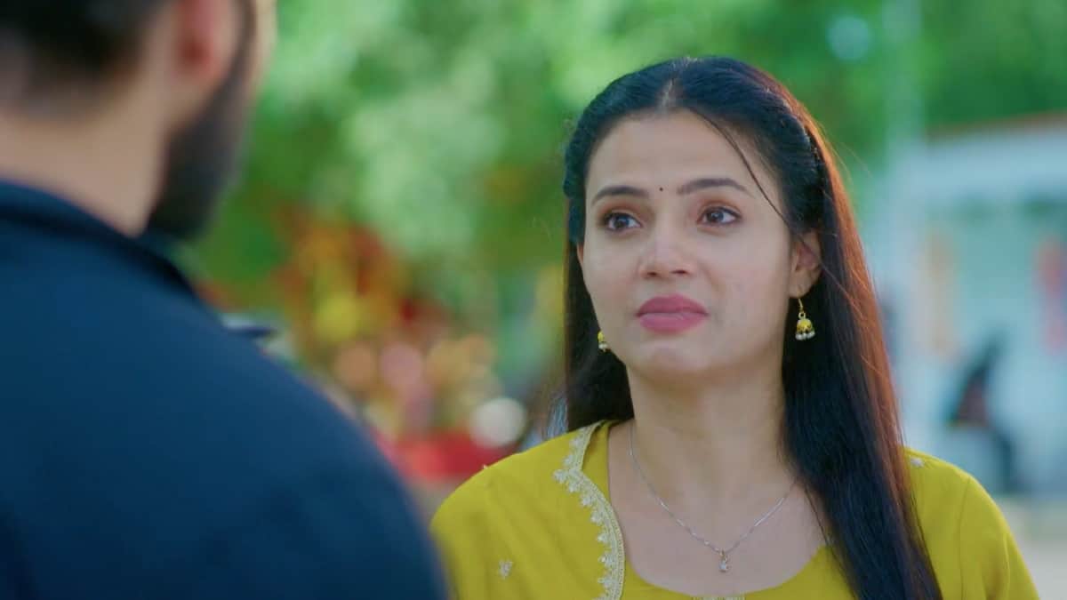 Chinni Serial Today November 5th: చిన్ని సీరియల్: దేవాని పూర్తిగా నమ్మేసిన మధు! దేవాకి తానే చిన్ని అని చెప్పేస్తుందా! 10 నిమిషాలు ఏం మాట్లాడుతుంది?