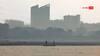दिल्ली की एयर क्वालिटी में सुधार लेकिन AQI अभी भी 'खराब', हवा की गति भी घटेगी