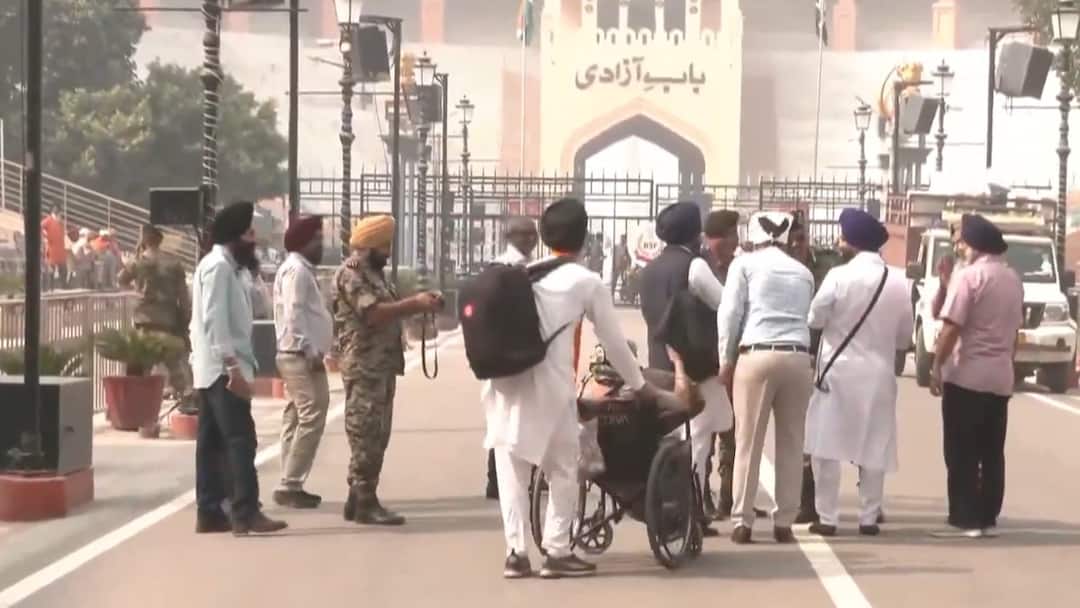 sikh pilgrims pm modi 2100 enter Pakistan via attari wagah border guru nanak prakash parv operation sindoor shehbaz sharif मोदी सरकार का बड़ा फैसला, ऑपरेशन सिंदूर के बाद पहली बार पाकिस्तान भेजे 2100 भारतीय, क्या है शहबाज सरकार का रिएक्शन?