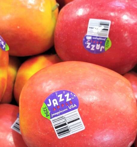 या कोडमध्ये 4 किंवा 5 अंक असतात. पहिला अंक फळ कसे पिकवले गेले आहे हे सांगतो. हा कोड पाहून तुम्ही ओळखू शकता की फळ नैसर्गिक आहे की रासायनिक पद्धतीने उगवले आहे.