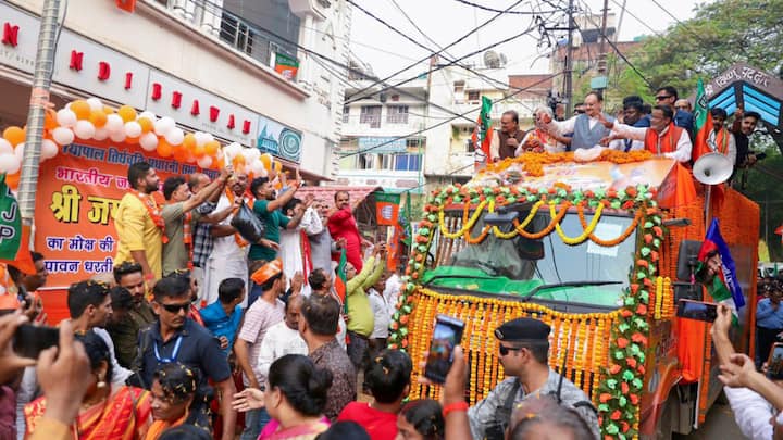 पहले चरण के चुनाव में बीजेपी के 11 मंत्री मंगल पांडे (सीवान), नितिन नवीन (बांकीपुर), सम्राट चौधरी (तारापुर), विजय सिन्हा (लखीसराय), जीवेश मिश्रा (जाले), संजय सरावगी (दरभंगा शहरी) शामिल है. जेडीयू के 5 मंत्री, विजय कुमार चौधरी (सराय रंजन), श्रवण कुमार (नालंदा), मदन सहनी (बहादुरपुर) और महेश्वर हजारी (कल्याणपुर) भी मैदान में हैं.