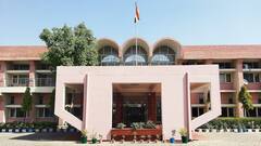 हरियाणा की DCR यूनिवर्सिटी में छात्राओं ने लगाया छेड़छाड़ का आरोप, हॉस्टल की टाइमिंग पर भी उठे सवाल