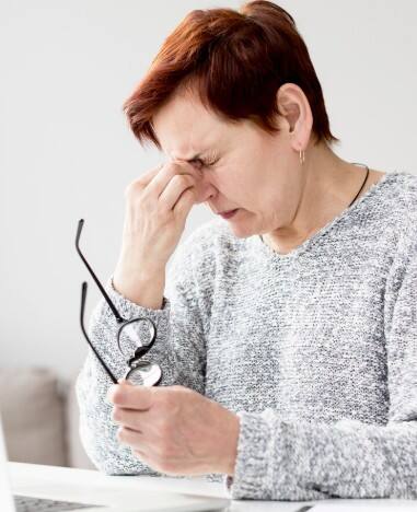 10 ਮਿੰਟਾਂ ਵਿੱਚ ਅੱਖਾਂ ਦਾ ਤਣਾਅ ਘਟਾਓ: 5 ਪਾਵਰਫੁਲ ਐਕਸਰਸਾਈਜ਼