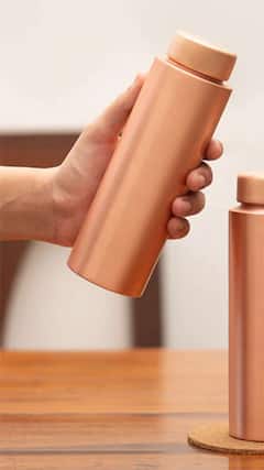 এই ব্যক্তিদের তামার বোতলে জল পান করা উচিত নয়