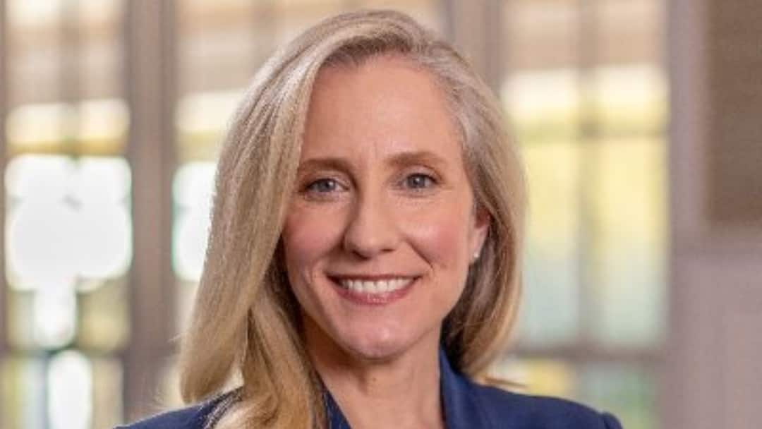 Abigail Spanberger Becomes First Woman In Virginia To Take Governor’s Office