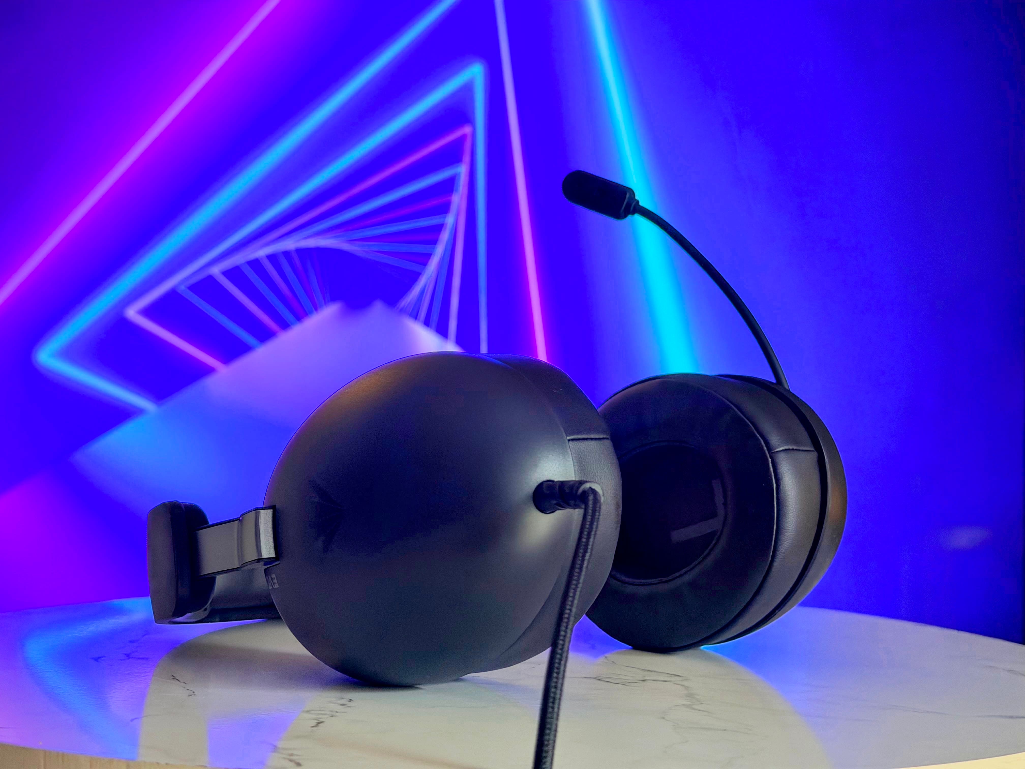 Gadgets Review | Amkette EvoFox Hyperion 7.1: The Budget Headset That Actually Respects Your Ears