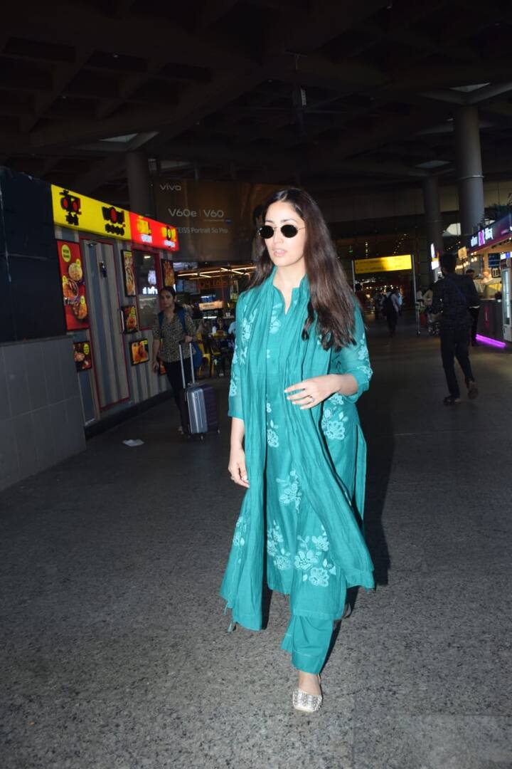 यामी गौतम इन दिनों अपनी फिल्म 'हक' को लेकर सुर्खियों में छाई हुई हैं. इन दिनों वो अपनी फिल्म का जोरों-शोरों से प्रमोशन कर रही हैं.