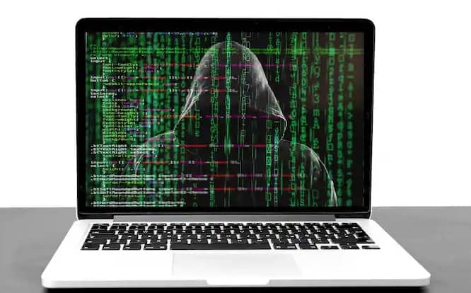 સાયબર સુરક્ષા એજન્સી Cyble Rail તેને એક અત્યંત ખતરનાક વાયરસ તરીકે વર્ણવ્યું છે જે રિમોટ એક્સેસ દ્વારા તમારા ફોન પરની દરેક પ્રવૃત્તિ પર નજર રાખી શકે છે. તાજેતરના સમયમાં, ઘણા કિસ્સાઓ નોંધાયા છે જેમાં લોકોના ખાતા ખાલી કરવામાં આવ્યા છે.