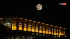 आज दिखेगा साल का दूसरा सबसे बड़ा Supermoon, देखिए बीवर मून के अद्भुत नजारें!