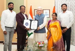 రాజు సంగనికి విజనరీ ఎడ్యుకేషన్ లీడర్ ఆఫ్ ది ఇయర్‌ పురస్కారం - అభినందించిన గవర్నర్