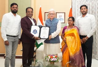 Raju Sangani:  రాజు సంగనికి విజనరీ ఎడ్యుకేషన్ లీడర్ ఆఫ్ ది ఇయర్‌ పురస్కారం - అభినందించిన గవర్నర్