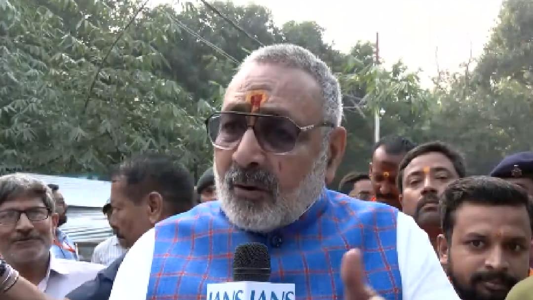 ‘This Is Not Pakistan Where Sharia Prevails’: Giriraj Singh On Burqa-Clad Voters During Bihar Polls