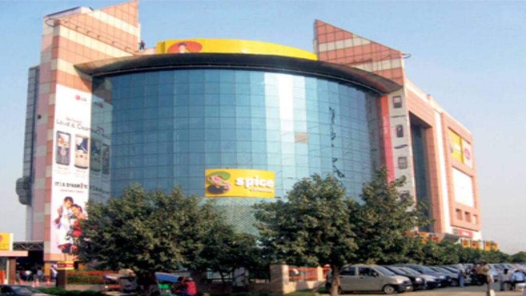 Noida mall has been fined RS 25 lakh by the authorities for the filth found there नोएडा के इस मॉल पर लगा 25 लाख रुपये का जुर्माना, गंदगी मिलने की वजह से हुई कार्रवाई