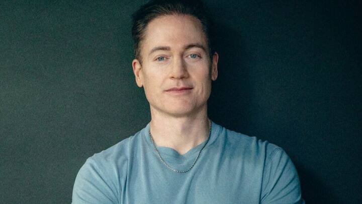 ব্রায়ানের দাবি, রাত ৯টা পর্যন্ত শরীরের ক্যাফিন থাকলে, অবধারিত ভাবে ঘুমে ব্যাঘাত ঘটবে, যা দীর্ঘায়ু হওয়ার ক্ষেত্রে সবচেয়ে বড় বাধা।