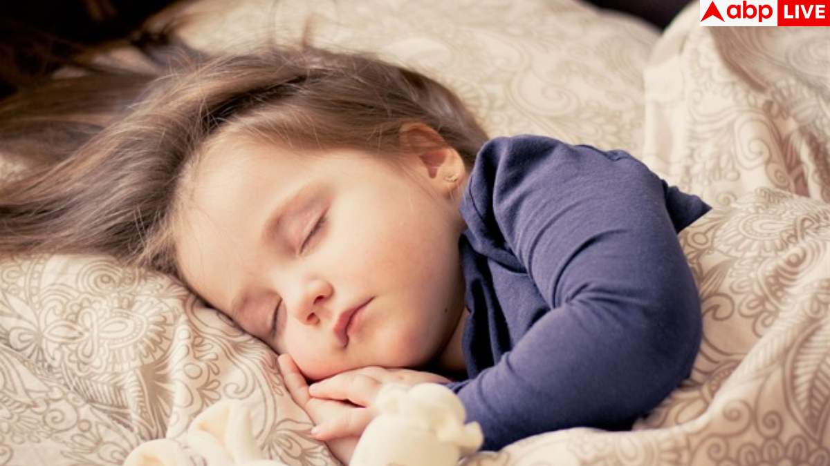 Sugar Intake in Kids: बच्चे को बनाना है जीनियस, तो पैदा होने से लेकर तीन साल तक बिल्कुल न खिलाएं ये चीज