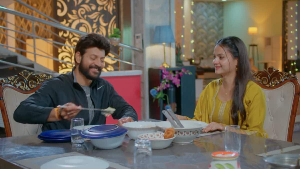 Chinni Serial Today November 6th: చిన్ని సీరియల్: దేవాతో మధు రహస్యంగా ఏం మాట్లాడింది? మ్యాడీ మధుని కొట్టడానికి కారణమేంటి?