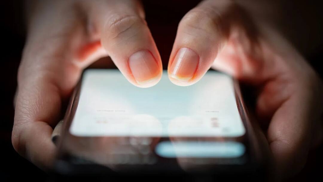 Karnataka: இளம்பெண்ணுடன் டேட்டிங் செய்த முதியவர்.. ரூ.33 லட்சம் மோசடி!