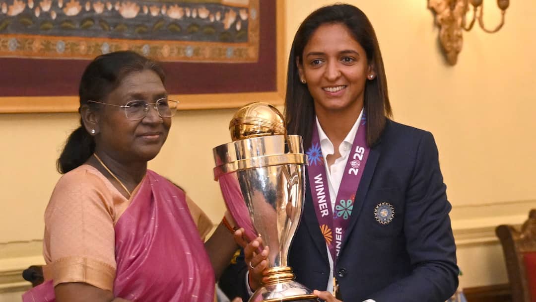 President Droupadi Murmu Greets Indian Women’s Cricket World Cup Winners